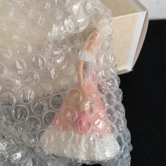 1997 Hallmark Springtime Barbie Ornament - Picture 4 of 15